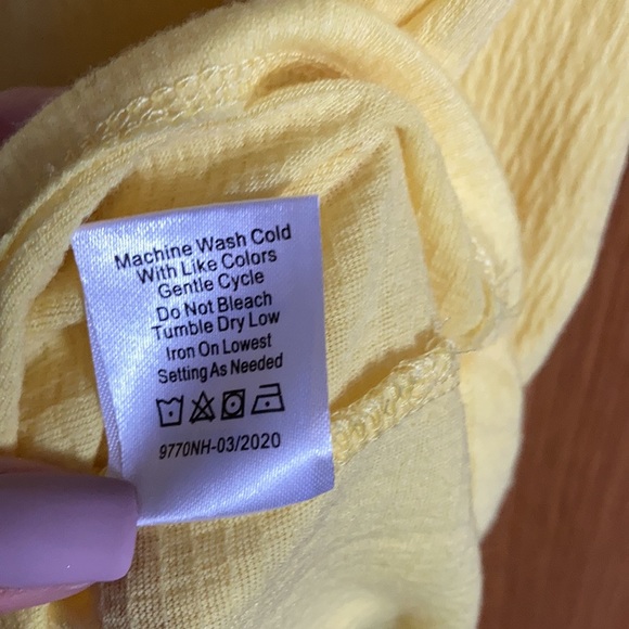 —Medium Yellow Top - Picture 5 of 5
